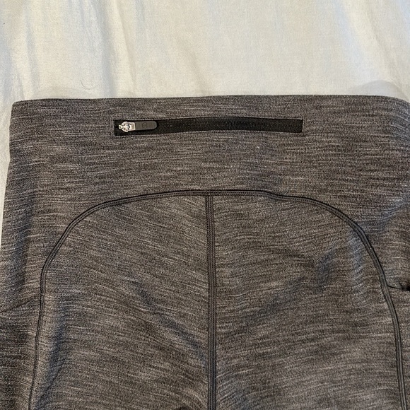 Lululemon Gray Leggings Brushed Materal Size 4 - Picture 5 of 6